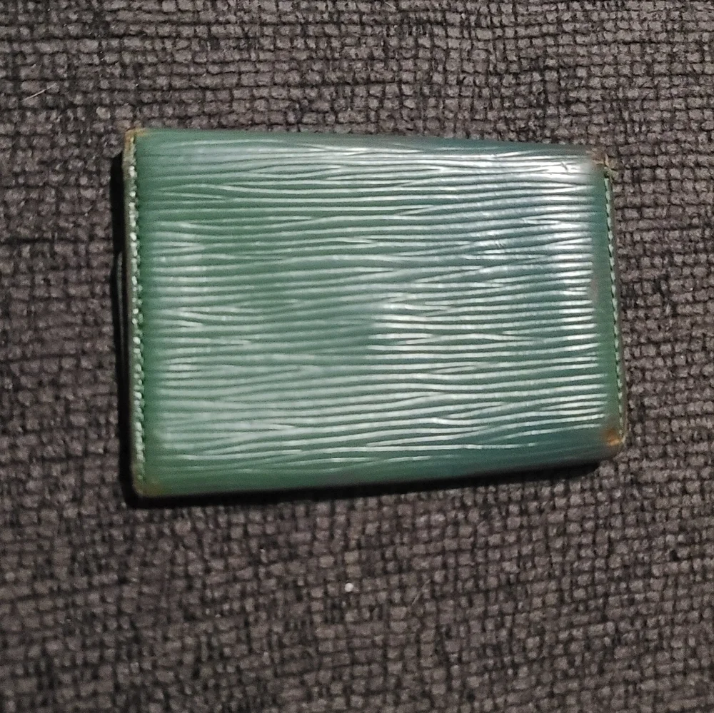 Louis Vuitton | Epi Keyholder